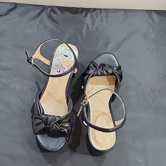 BRAND NEW BANDOLINO BLOCK HEEL ADJUSTABLE BUCKLE ANKLE STRAP SANDAL - Picture 4 of 14